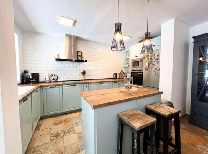 Image No.10-3 Bed House for sale