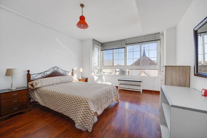 Image No.12-2 Bed Apartment for sale