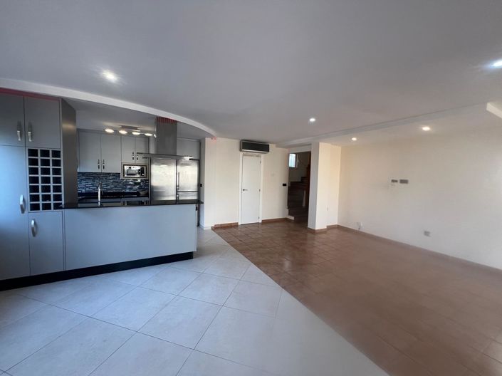 Image No.4-4 Bed Villa for sale