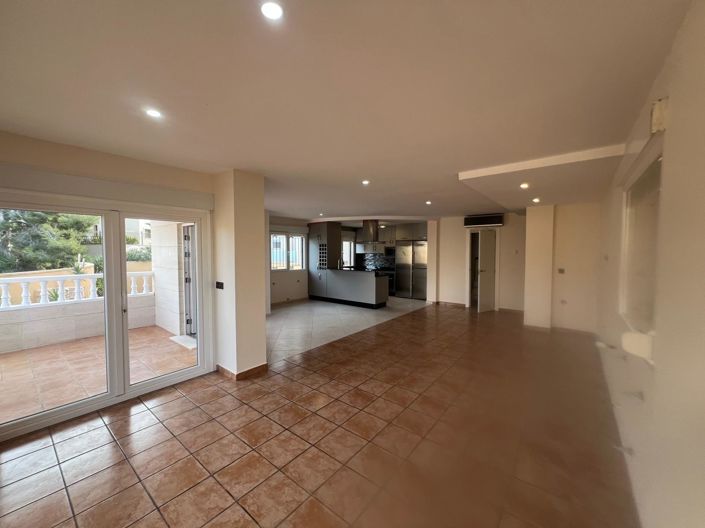 Image No.43-4 Bed Villa for sale