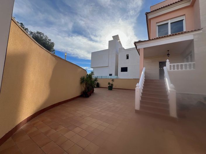 Image No.6-4 Bed Villa for sale