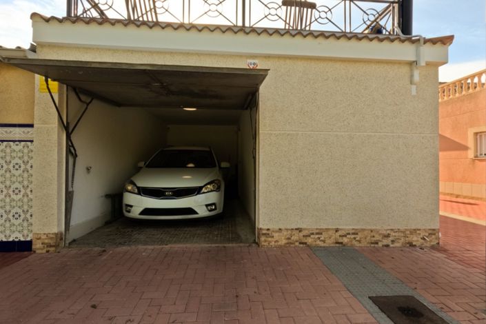 Image No.17-4 Bed Townhouse for sale