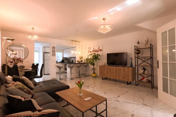 Image No.7-4 Bed Townhouse for sale