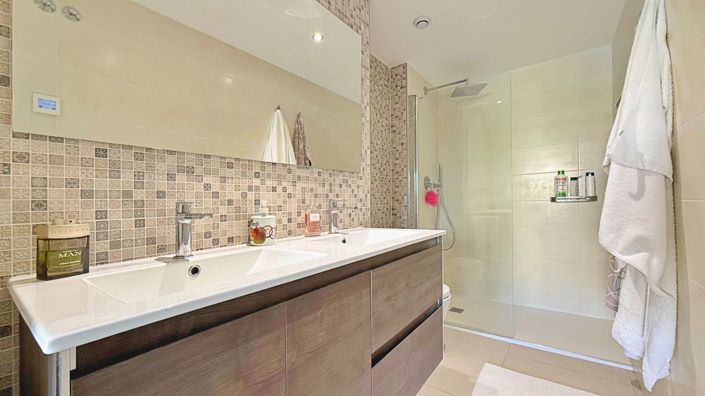 Image No.30-2 Bed Apartment for sale