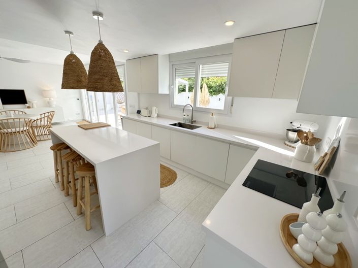 Image No.7-4 Bed Villa for sale