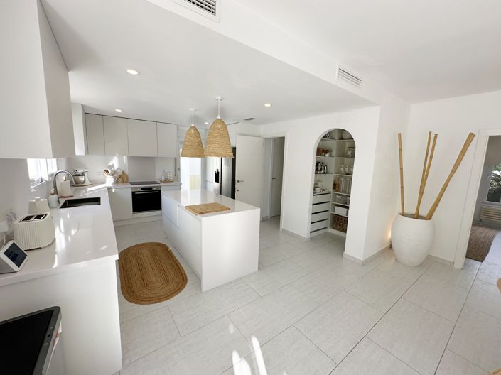 Image No.8-4 Bed Villa for sale