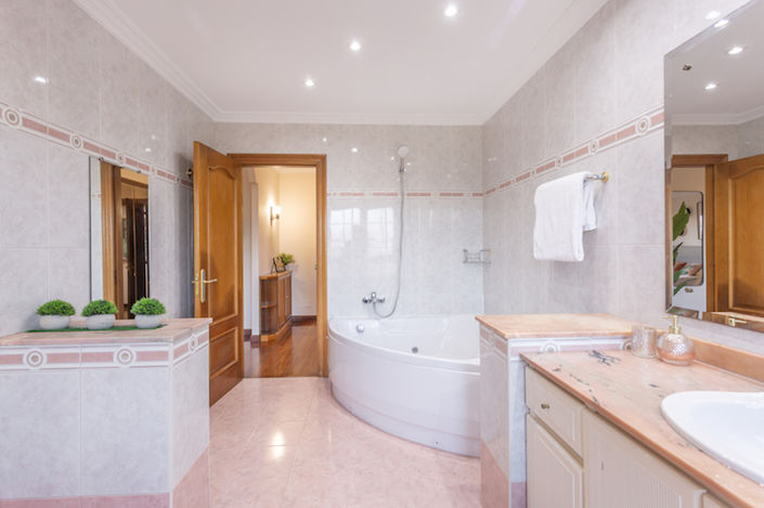 Image No.41-5 Bed Villa for sale