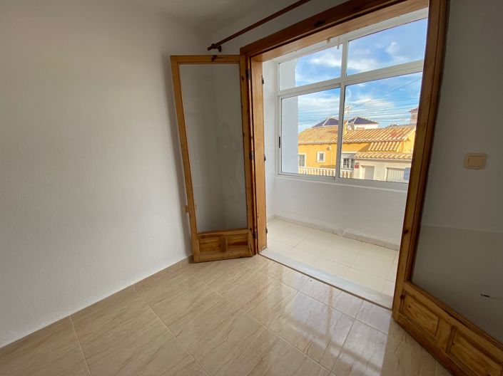 Image No.9-3 Bed Townhouse for sale