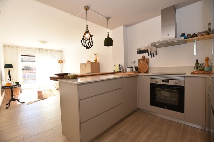 Image No.10-2 Bed Apartment for sale