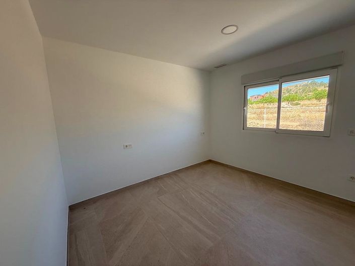 Image No.11-3 Bed Villa for sale