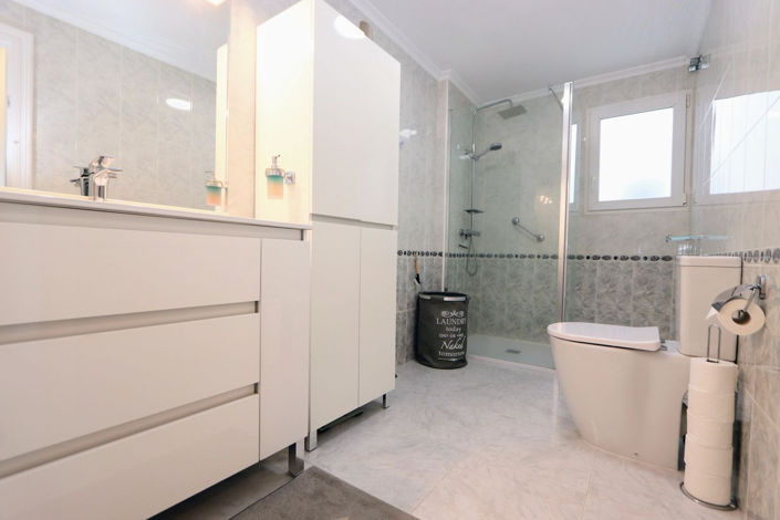 Image No.23-2 Bed Apartment for sale