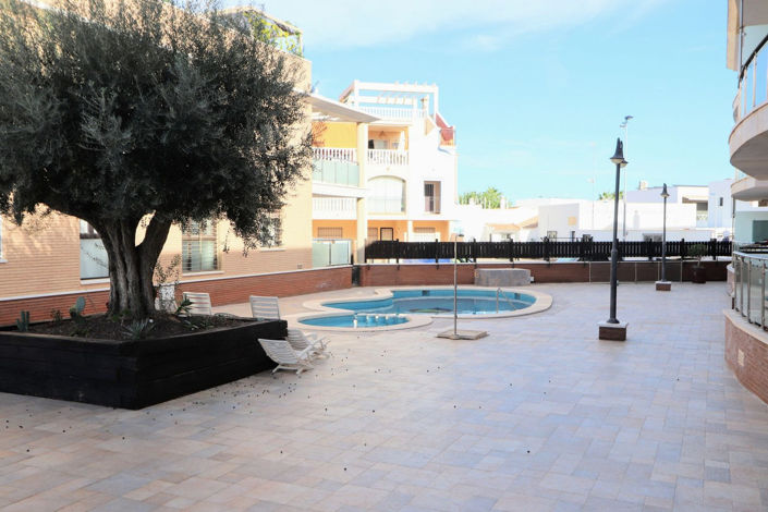 Image No.25-3 Bed Apartment for sale