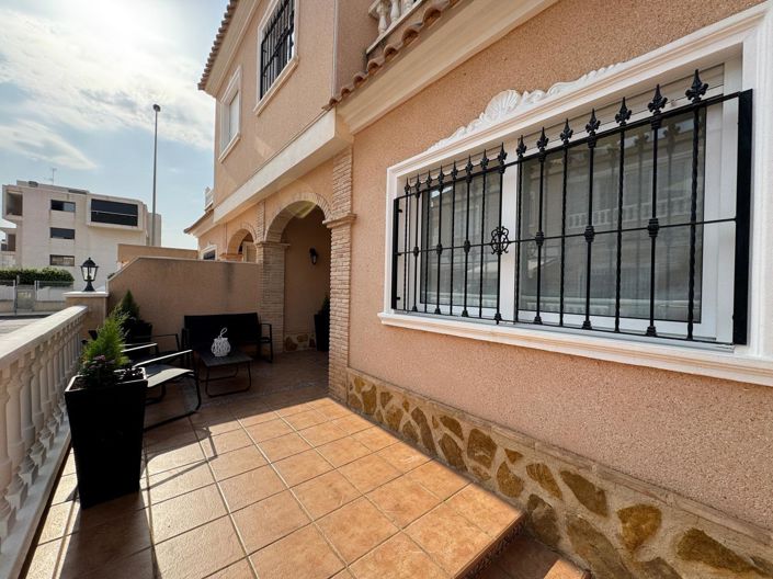 Image No.9-3 Bed Townhouse for sale