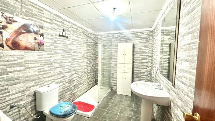 Image No.18-2 Bed Apartment for sale