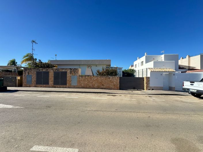 Image No.34-2 Bed Townhouse for sale