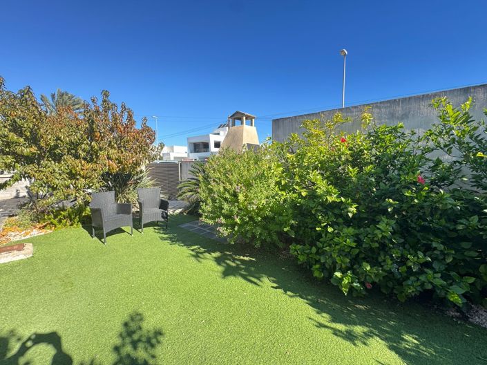 Image No.9-2 Bed Townhouse for sale