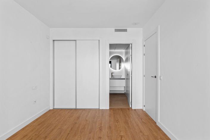 Image No.18-2 Bed Apartment for sale