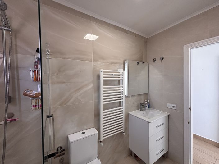 Image No.28-5 Bed Villa for sale