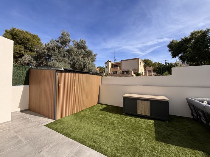 Image No.18-2 Bed Townhouse for sale