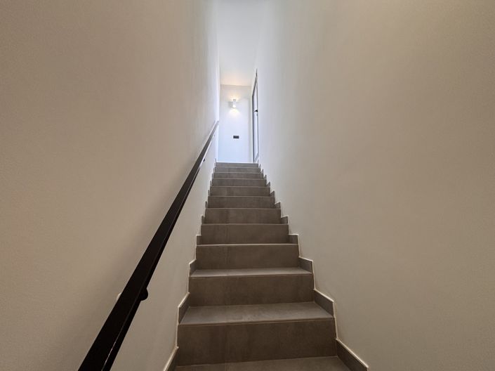 Image No.32-2 Bed Townhouse for sale