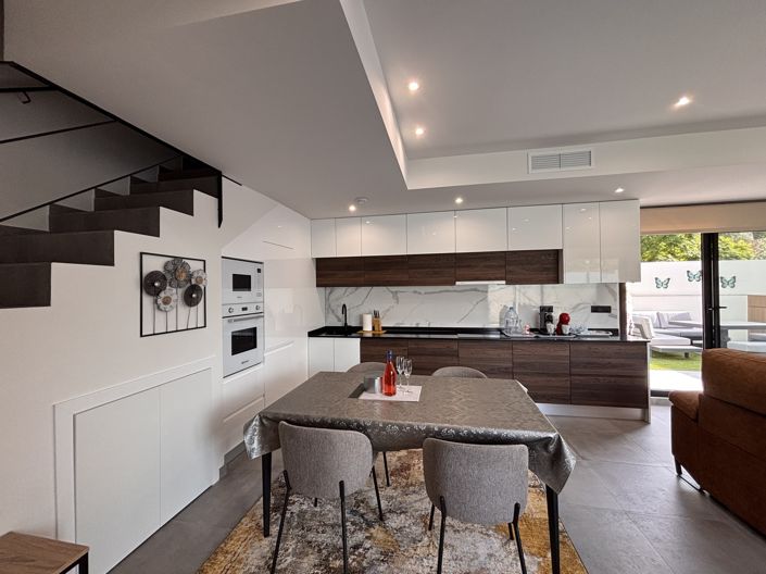 Image No.8-2 Bed Townhouse for sale