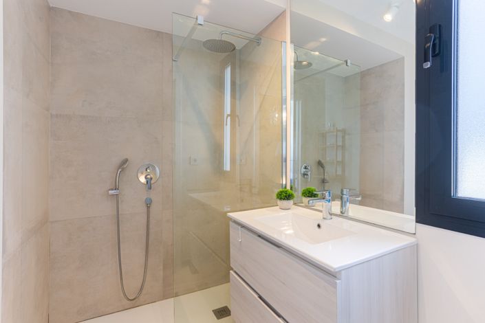 Image No.20-3 Bed Apartment for sale