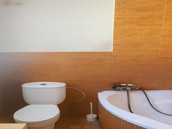 Image No.18-3 Bed House for sale