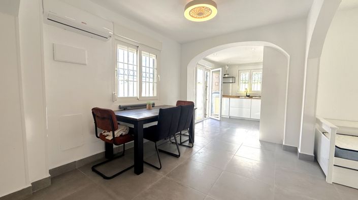 Image No.10-2 Bed House for sale