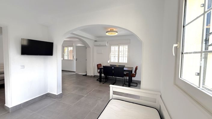 Image No.13-2 Bed House for sale