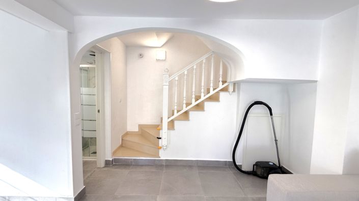 Image No.29-2 Bed House for sale