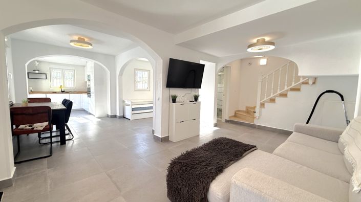 Image No.3-2 Bed House for sale