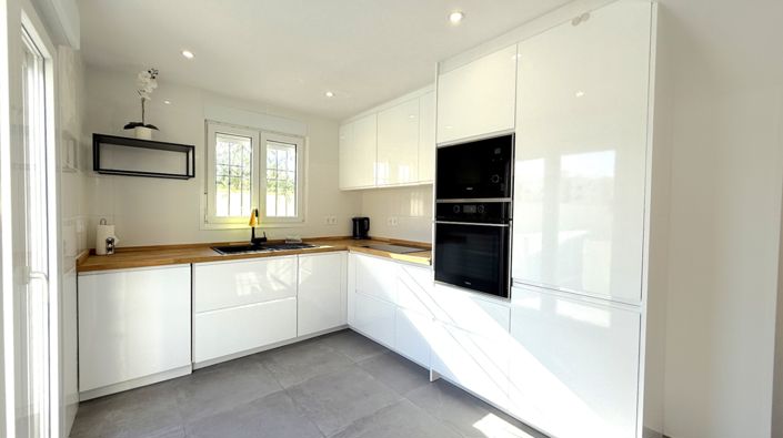 Image No.4-2 Bed House for sale