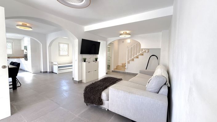 Image No.6-2 Bed House for sale