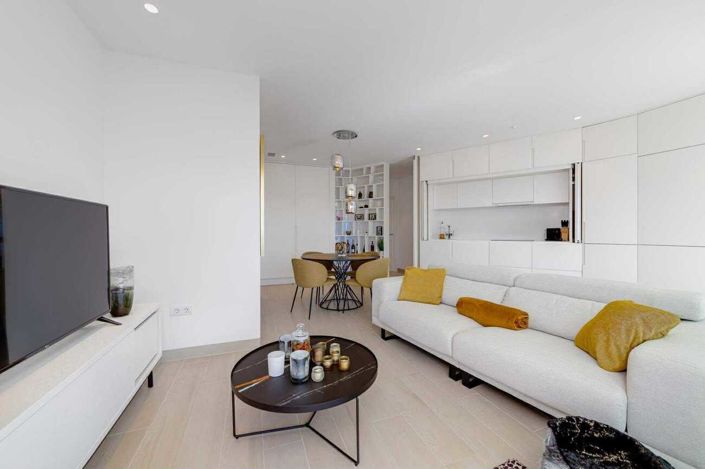 Image No.18-2 Bed Property for sale