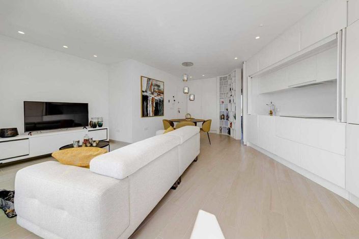 Image No.19-2 Bed Property for sale