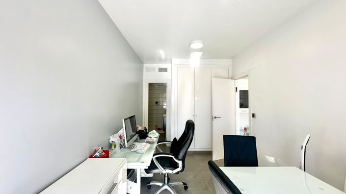 Image No.31-3 Bed Apartment for sale