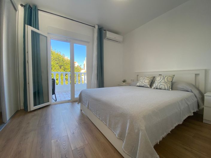 Image No.9-3 Bed Townhouse for sale