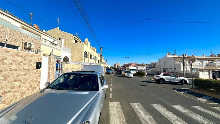 Image No.2-3 Bed Townhouse for sale