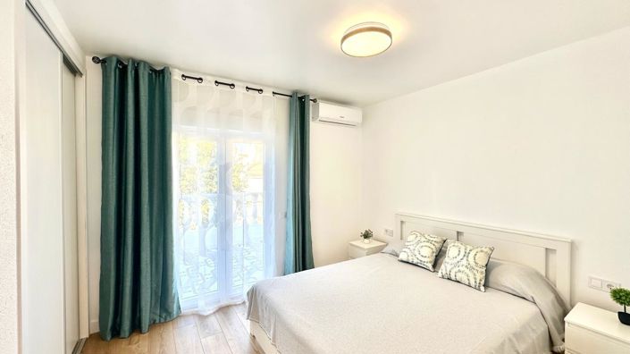 Image No.20-3 Bed Townhouse for sale