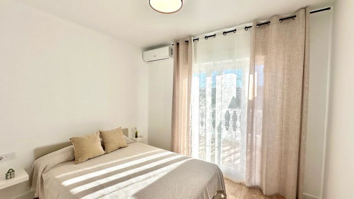 Image No.30-3 Bed Townhouse for sale