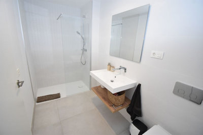 13-5fd73dea700db77384c091ca9818b1a9