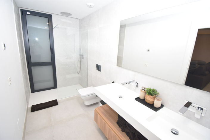 Image No.13-4 Bed House for sale