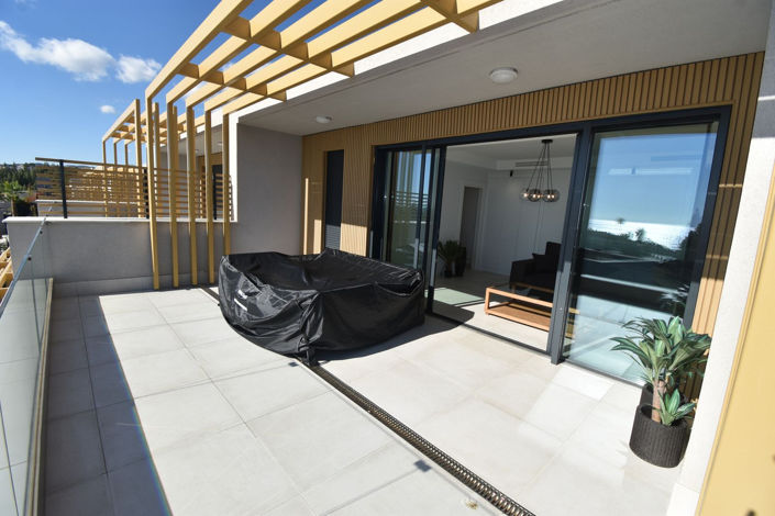 Image No.2-4 Bed House for sale