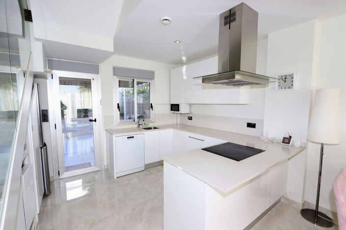 Image No.9-3 Bed House for sale