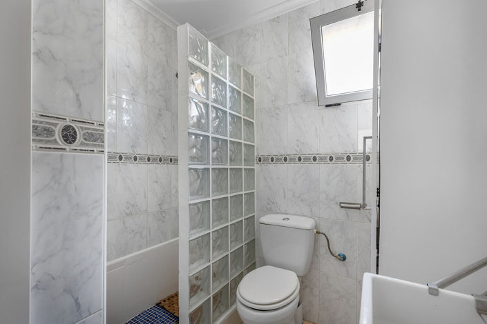 Image No.18-2 Bed Bungalow for sale