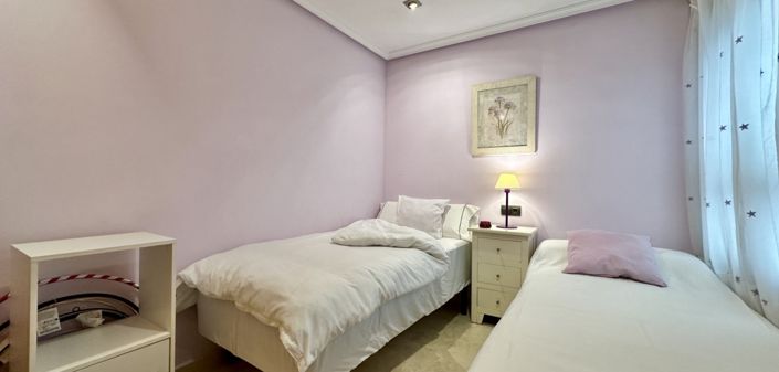 Image No.16-2 Bed House for sale