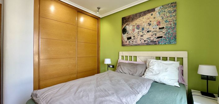 Image No.4-2 Bed House for sale