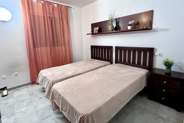 Image No.14-3 Bed Apartment for sale