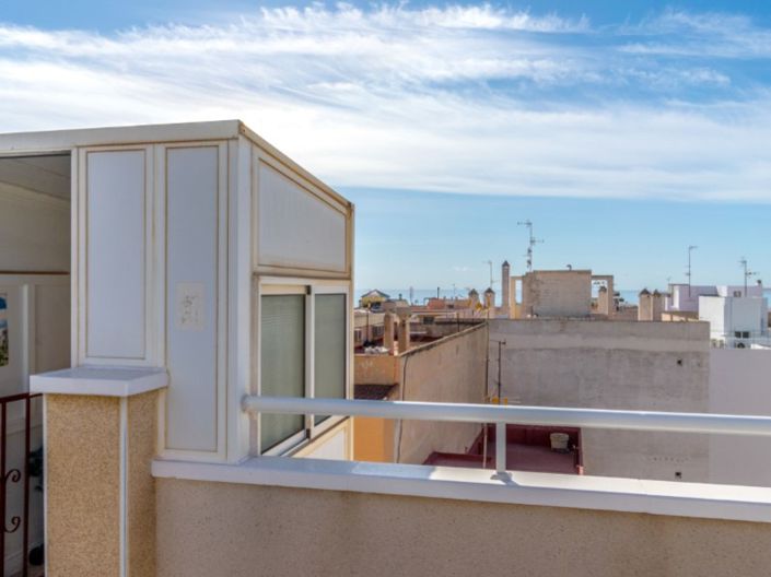 Image No.17-3 Bed Property for sale