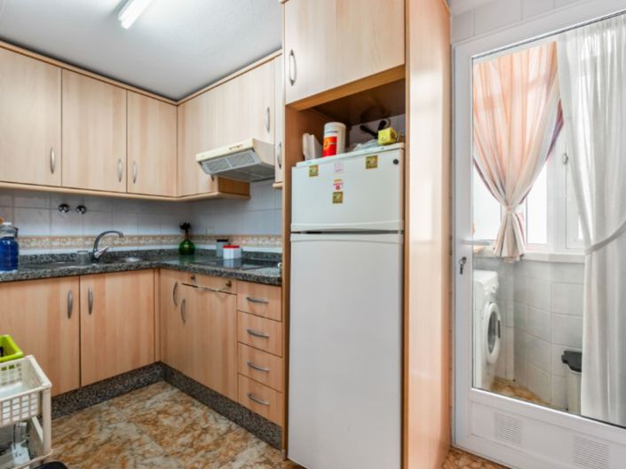 Image No.8-3 Bed Property for sale